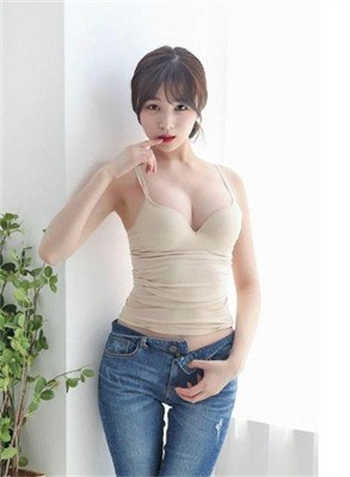 幼师用脚猛夹男童