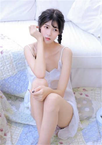 五一堵车女子尿一地