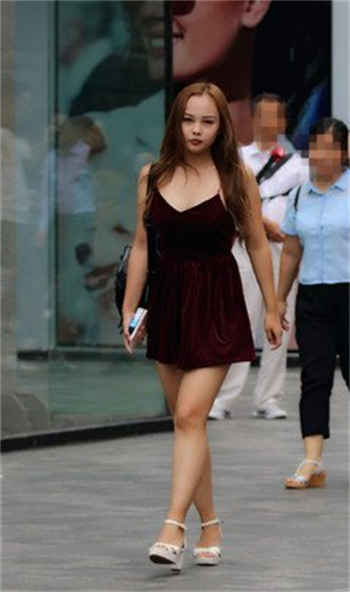 玩具酱酱健身红色运动裤