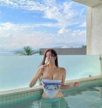 视频二区一野鸡网