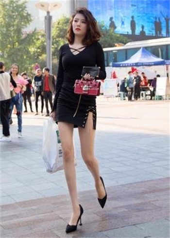 女主叫莫暖暖