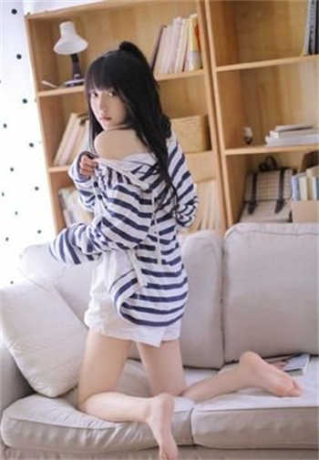 抖音一口闷白酒的女的