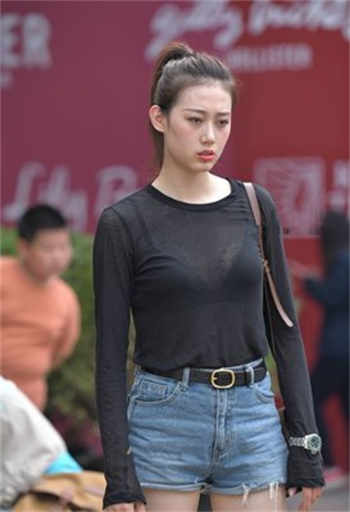 周丽珊什么事